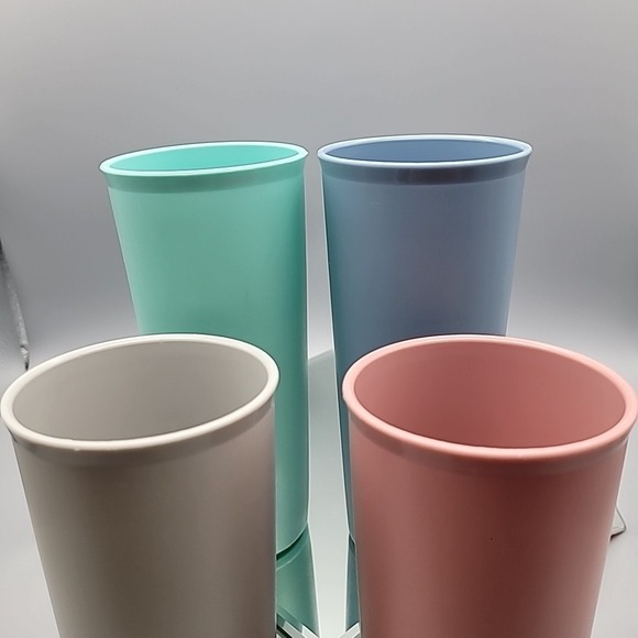 Vintage Tupperware‎ Set of 4 Tumblers Cups 16oz Gray Aqua Blue Pink #107 - Picture 3 of 9